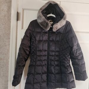 Laundry By Shelli Segal Black Puffer Coat with Gray Fur Trim.pit To Pit 19.5"